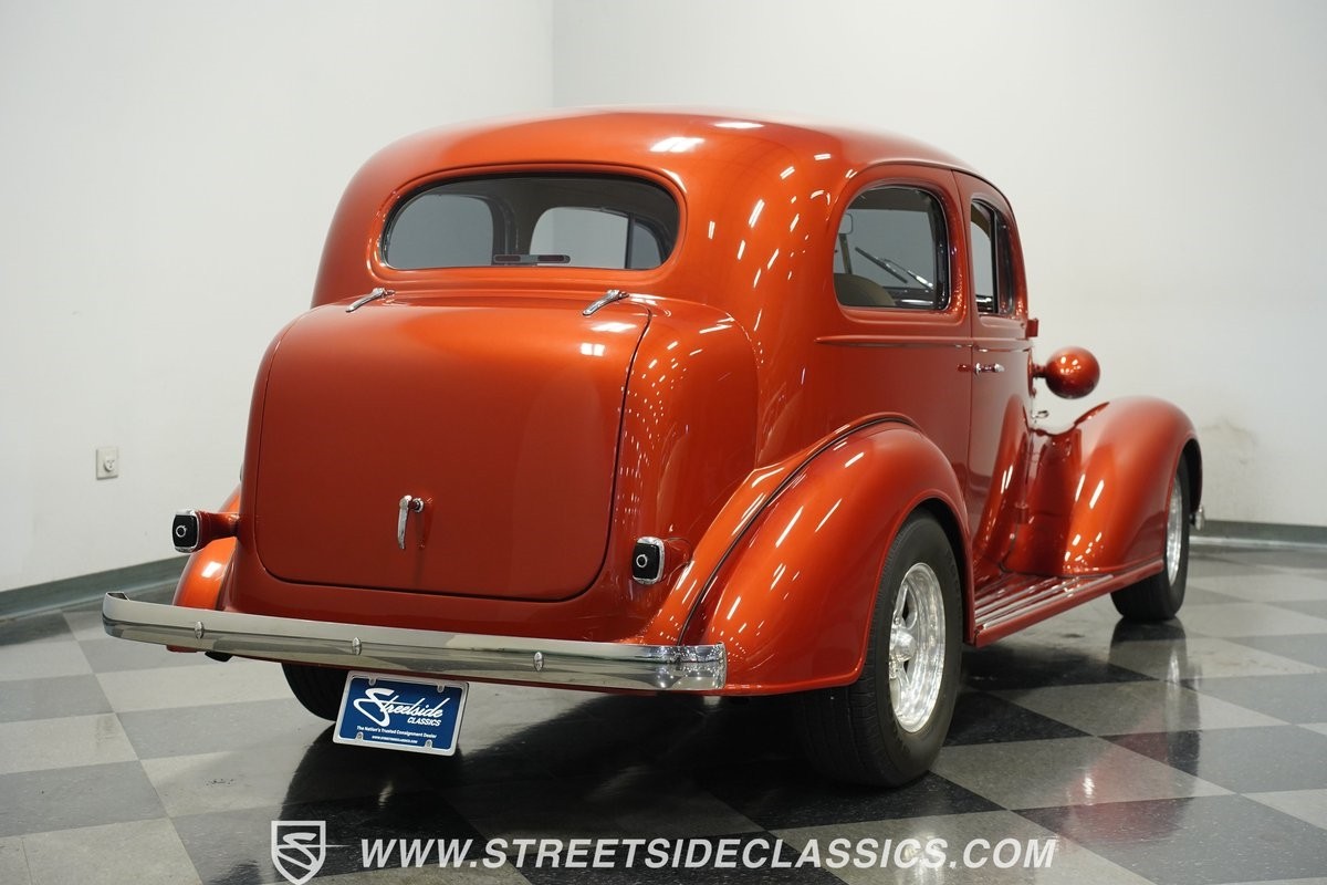 Chevrolet-Sedan-1936-Sedan-11