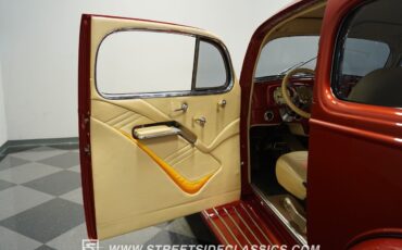 Chevrolet-Sedan-1936-Sedan-35