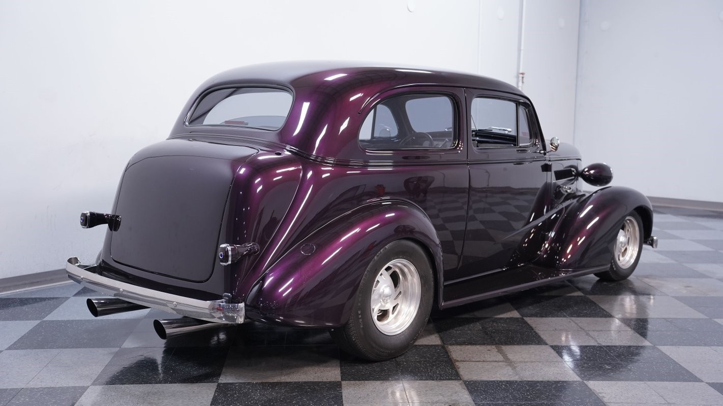 Chevrolet-Sedan-1937-Sedan-11