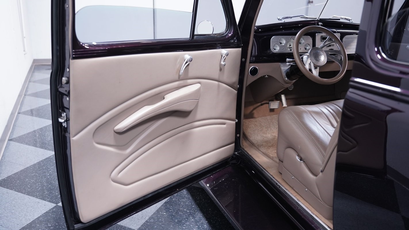 Chevrolet-Sedan-1937-Sedan-32