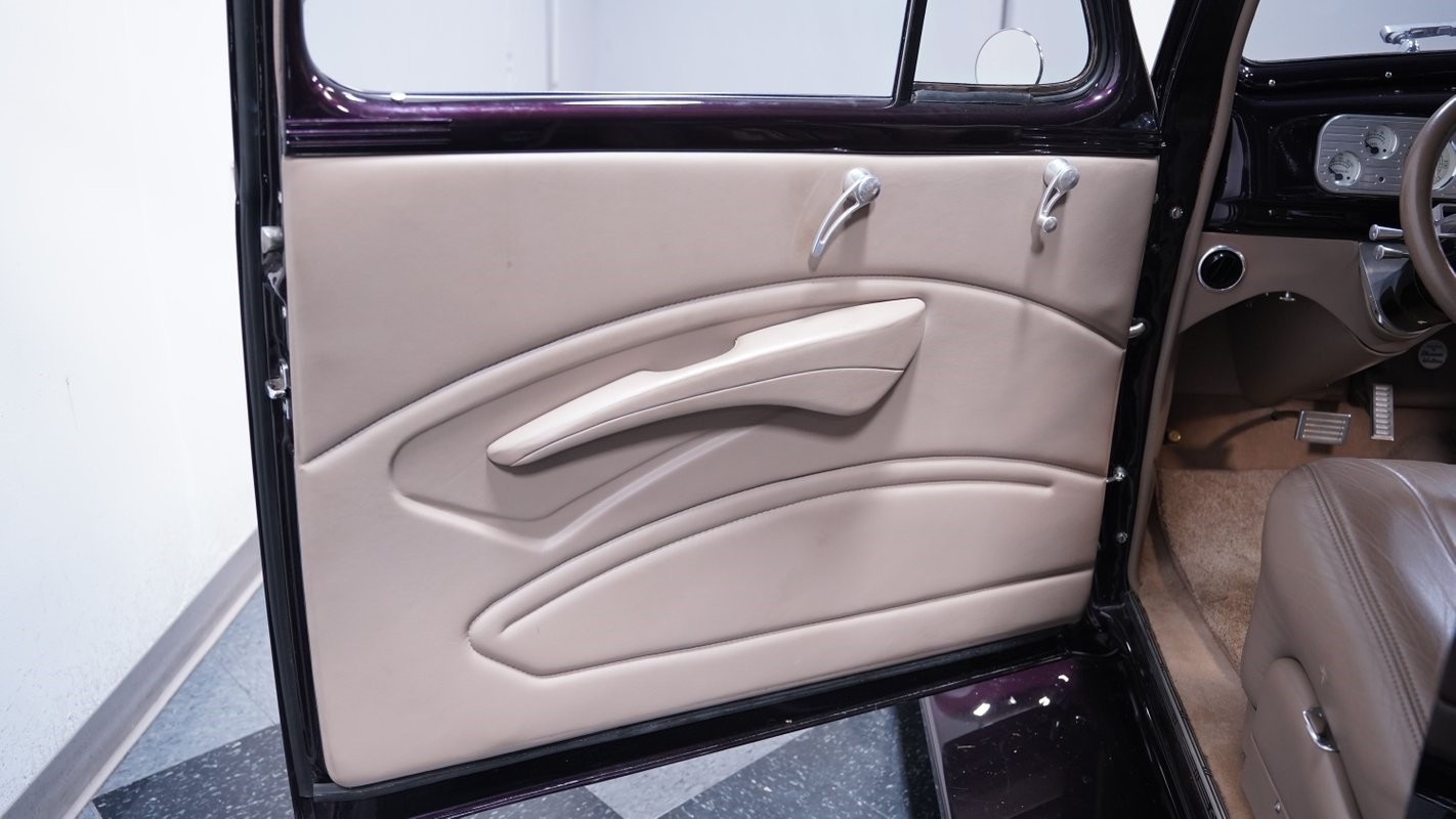 Chevrolet-Sedan-1937-Sedan-33