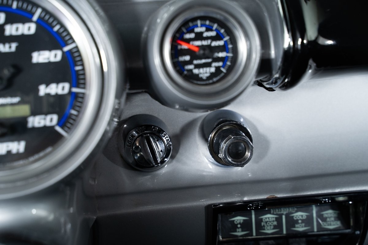 Chevrolet-Sedan-Delivery-1957-Sedan-24