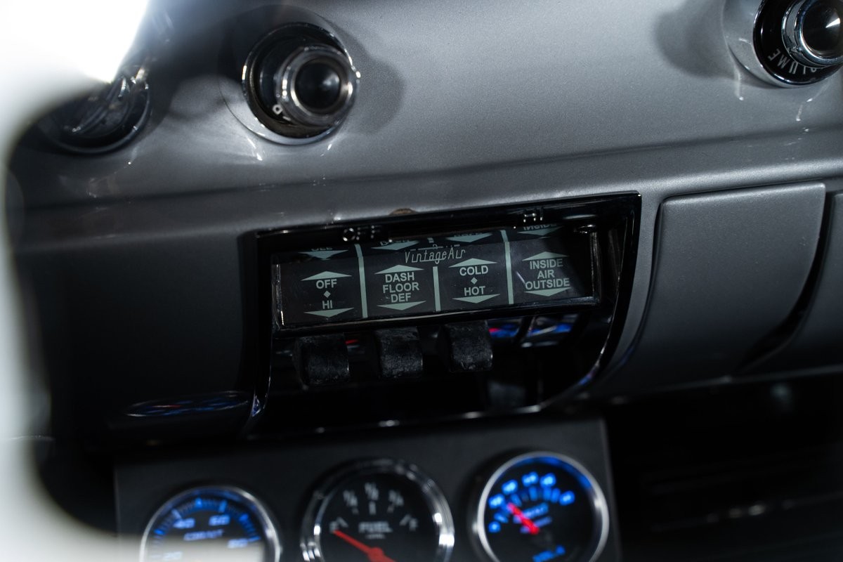 Chevrolet-Sedan-Delivery-1957-Sedan-28