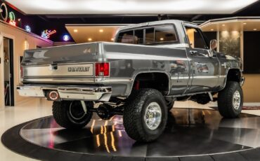 Chevrolet-Silverado-1500-1987-Pickup-Truck-12