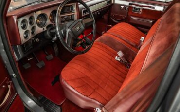Chevrolet-Silverado-1500-1987-Pickup-Truck-2
