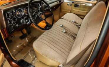 Chevrolet-Silverado-1500-1987-Pickup-Truck-2