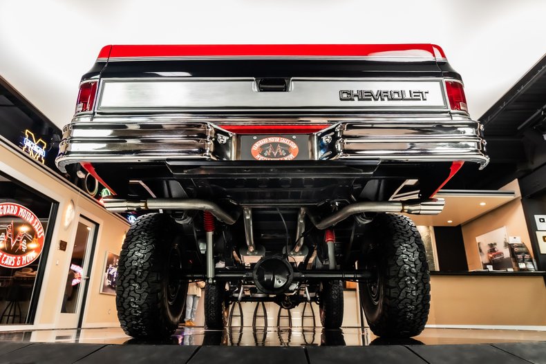 Chevrolet-Silverado-1987-Red-ampamp-Black-10