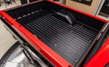 Chevrolet-Silverado-1987-Red-ampamp-Black-2