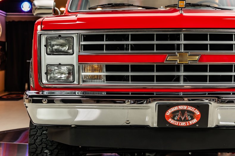 Chevrolet-Silverado-1987-Red-ampamp-Black-25