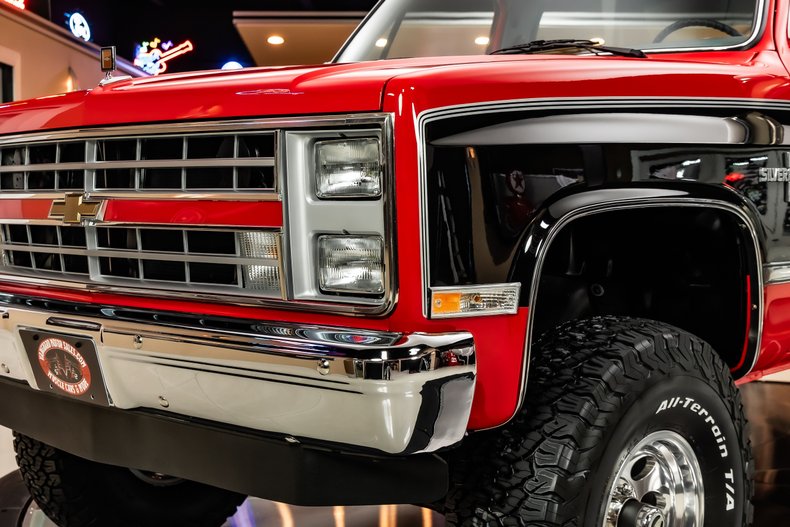 Chevrolet-Silverado-1987-Red-ampamp-Black-31