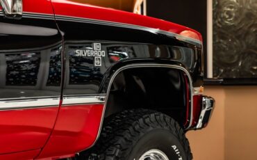 Chevrolet-Silverado-1987-Red-ampamp-Black-39