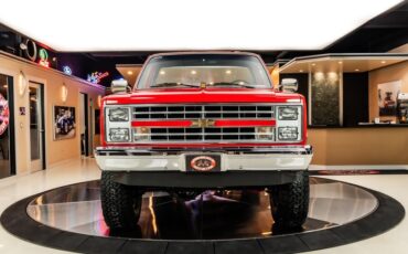 Chevrolet-Silverado-1987-Red-ampamp-Black-44