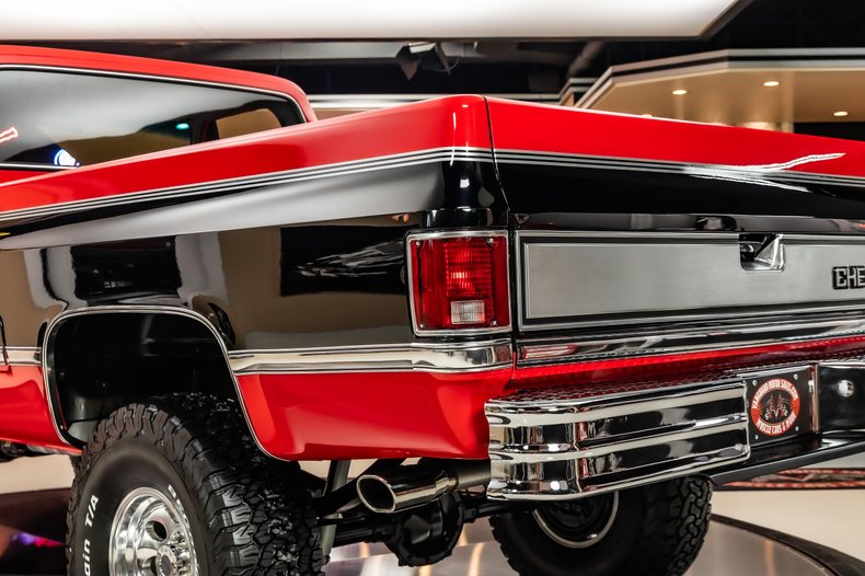 Chevrolet-Silverado-1987-Red-ampamp-Black-49