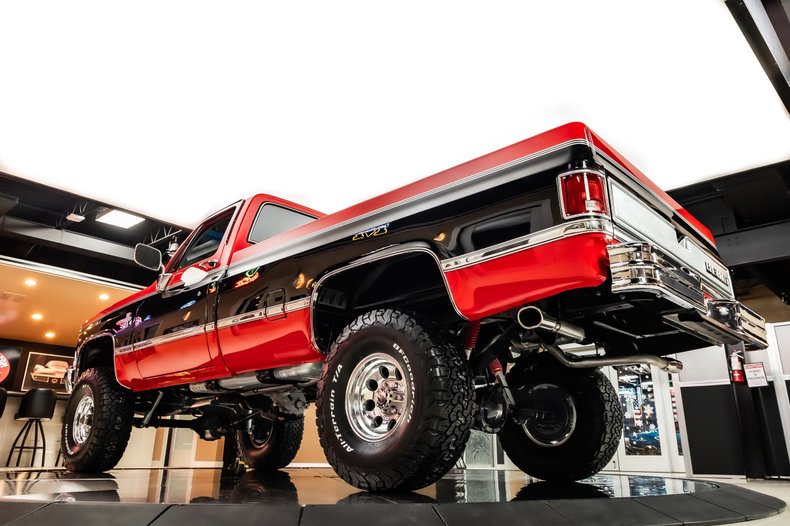 Chevrolet-Silverado-1987-Red-ampamp-Black-6