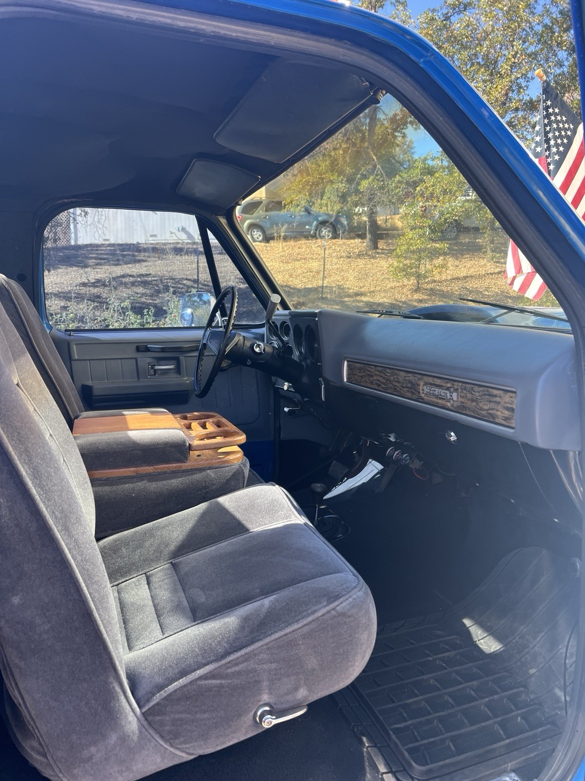 Chevrolet-Silverado-2500-1975-Crew-Cab-Pickup-10