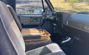 Chevrolet-Silverado-2500-1975-Crew-Cab-Pickup-11