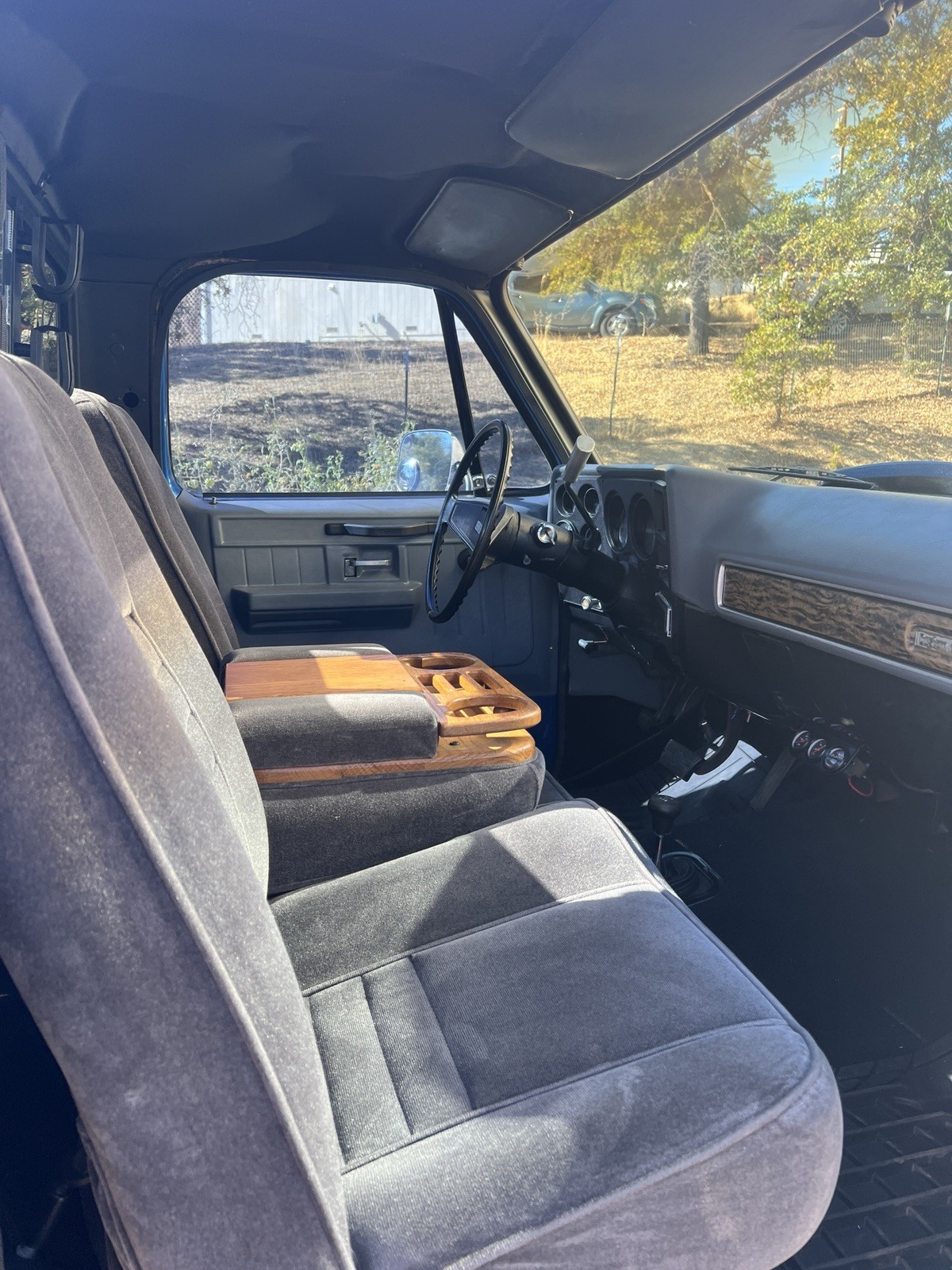 Chevrolet-Silverado-2500-1975-Crew-Cab-Pickup-11