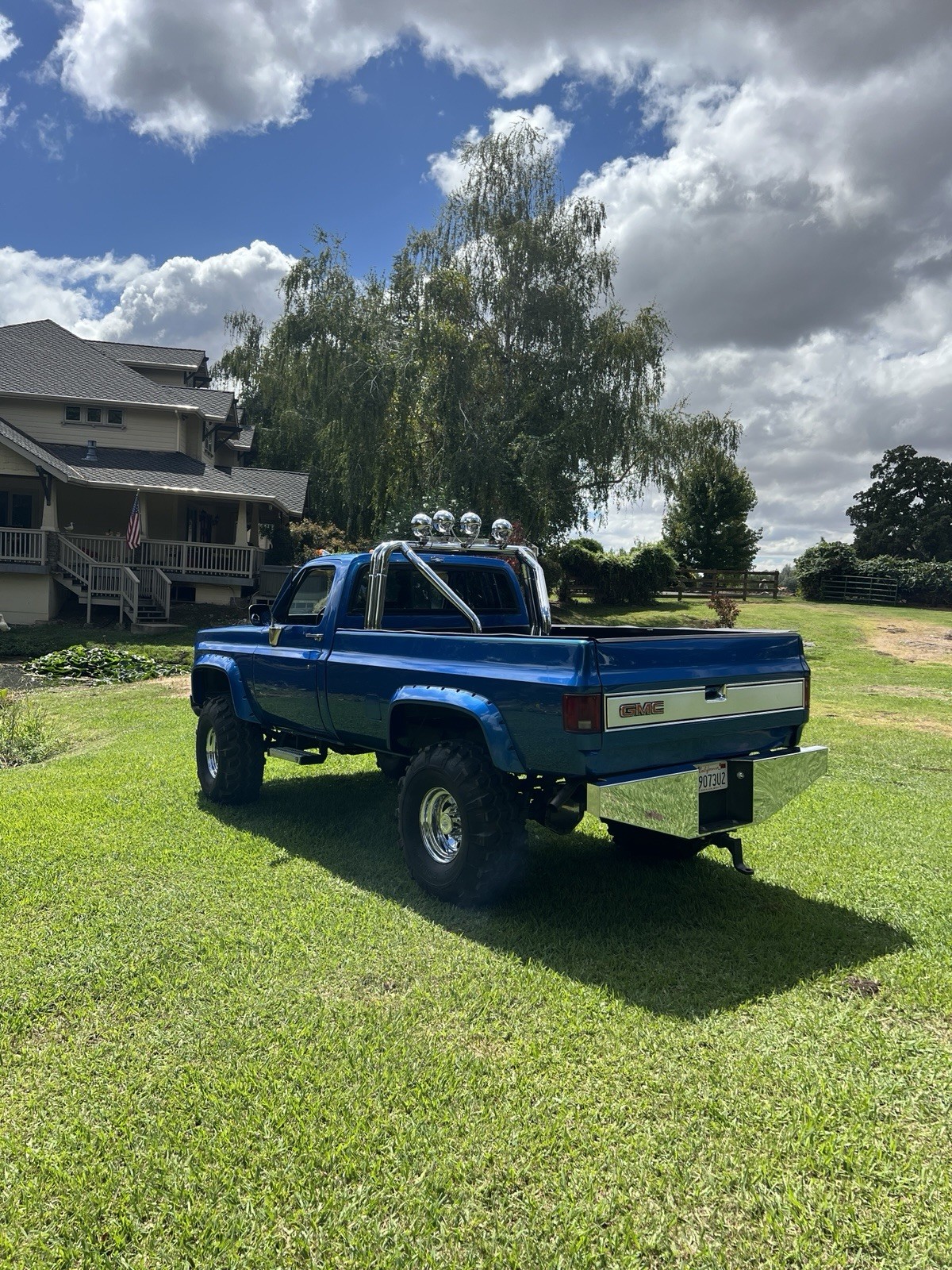 Chevrolet-Silverado-2500-1975-Crew-Cab-Pickup-2