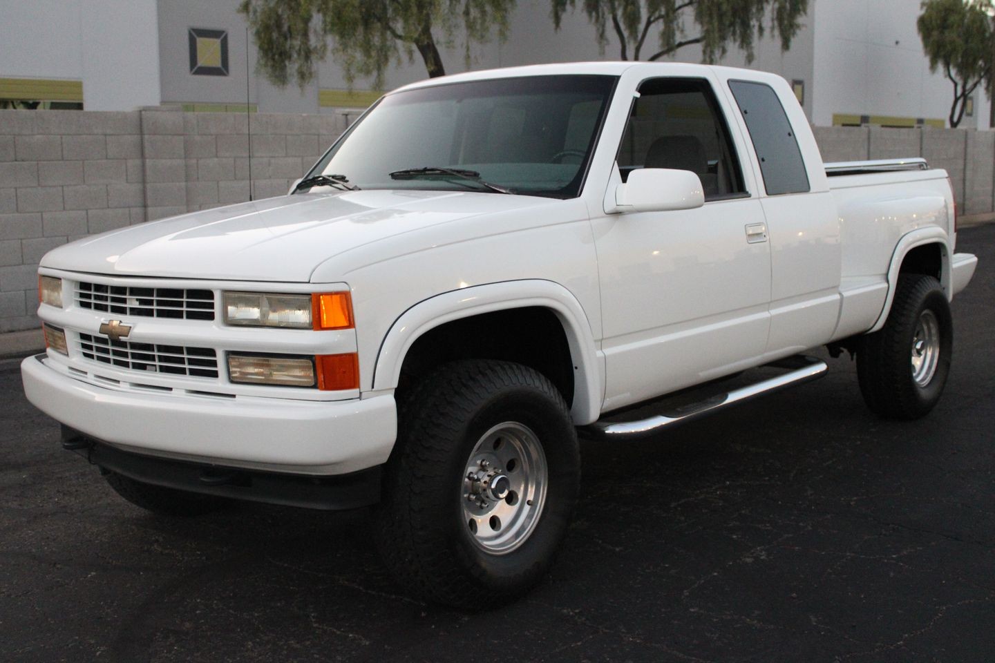 Chevrolet-Silverado-Step-Side-1995-Pickup-Truck-7