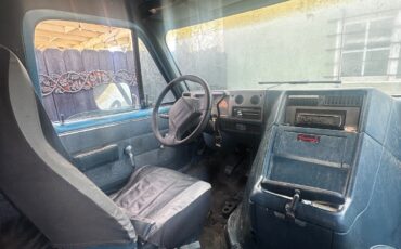 Chevrolet-SportVan-1995-Standard-Passenger-Van-3
