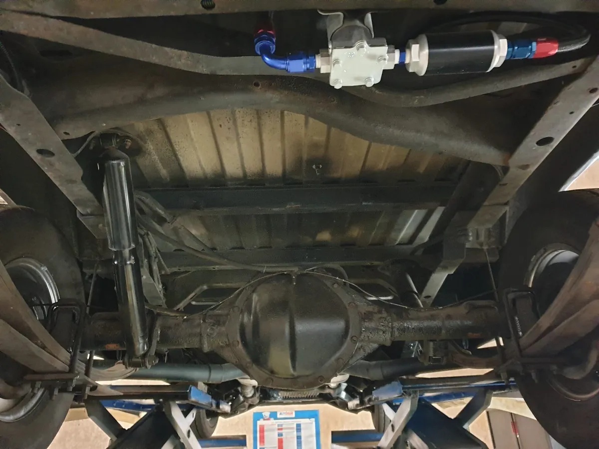 Chevrolet-Ss-1990-Black-Red-10