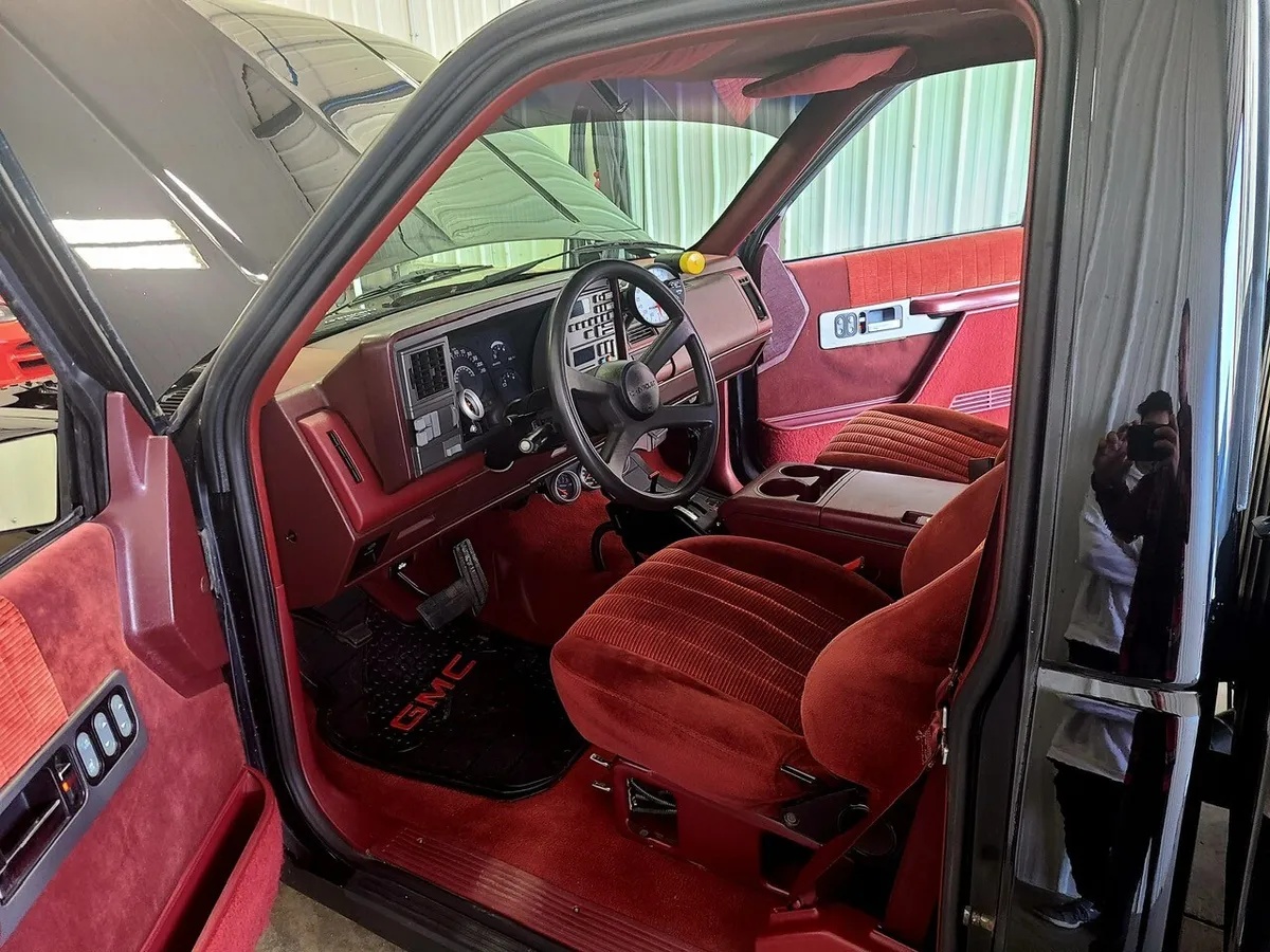 Chevrolet-Ss-1990-Black-Red-3