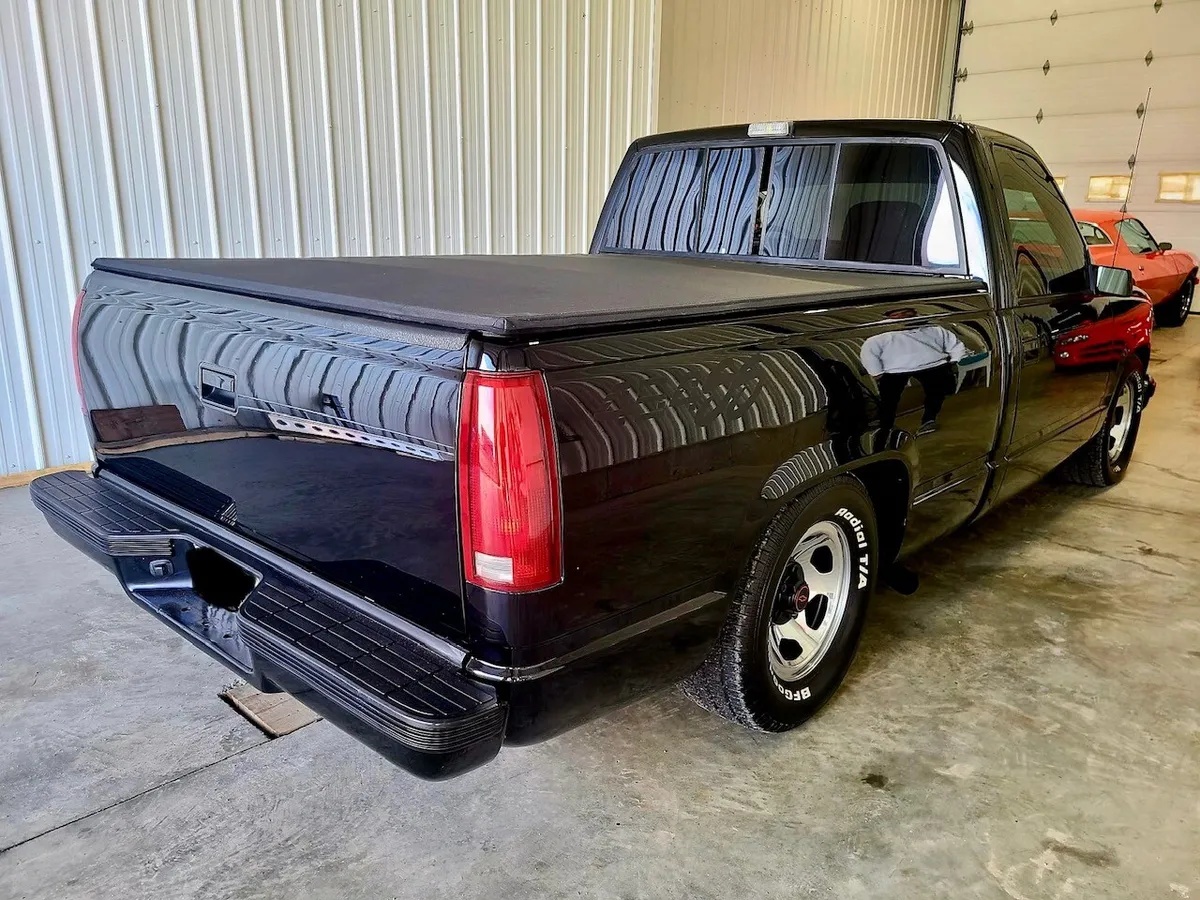 Chevrolet-Ss-1990-Black-Red-4