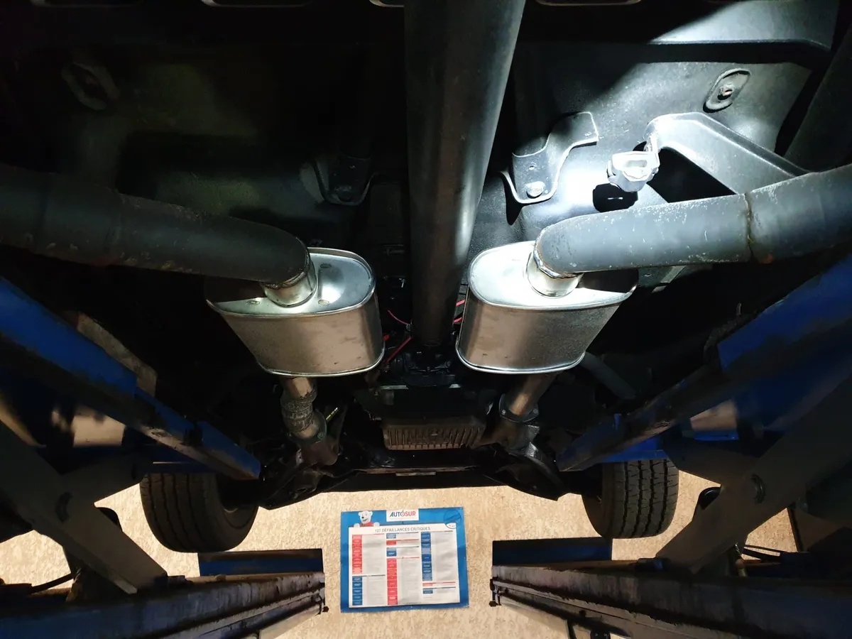 Chevrolet-Ss-1990-Black-Red-8