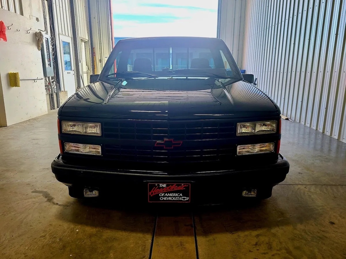 Chevrolet-Ss-1990-Black-Red