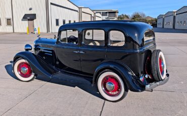 Chevrolet-Standard-1935-Sedan-1