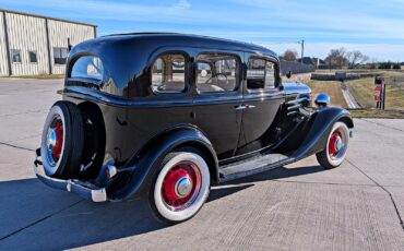 Chevrolet-Standard-1935-Sedan-12