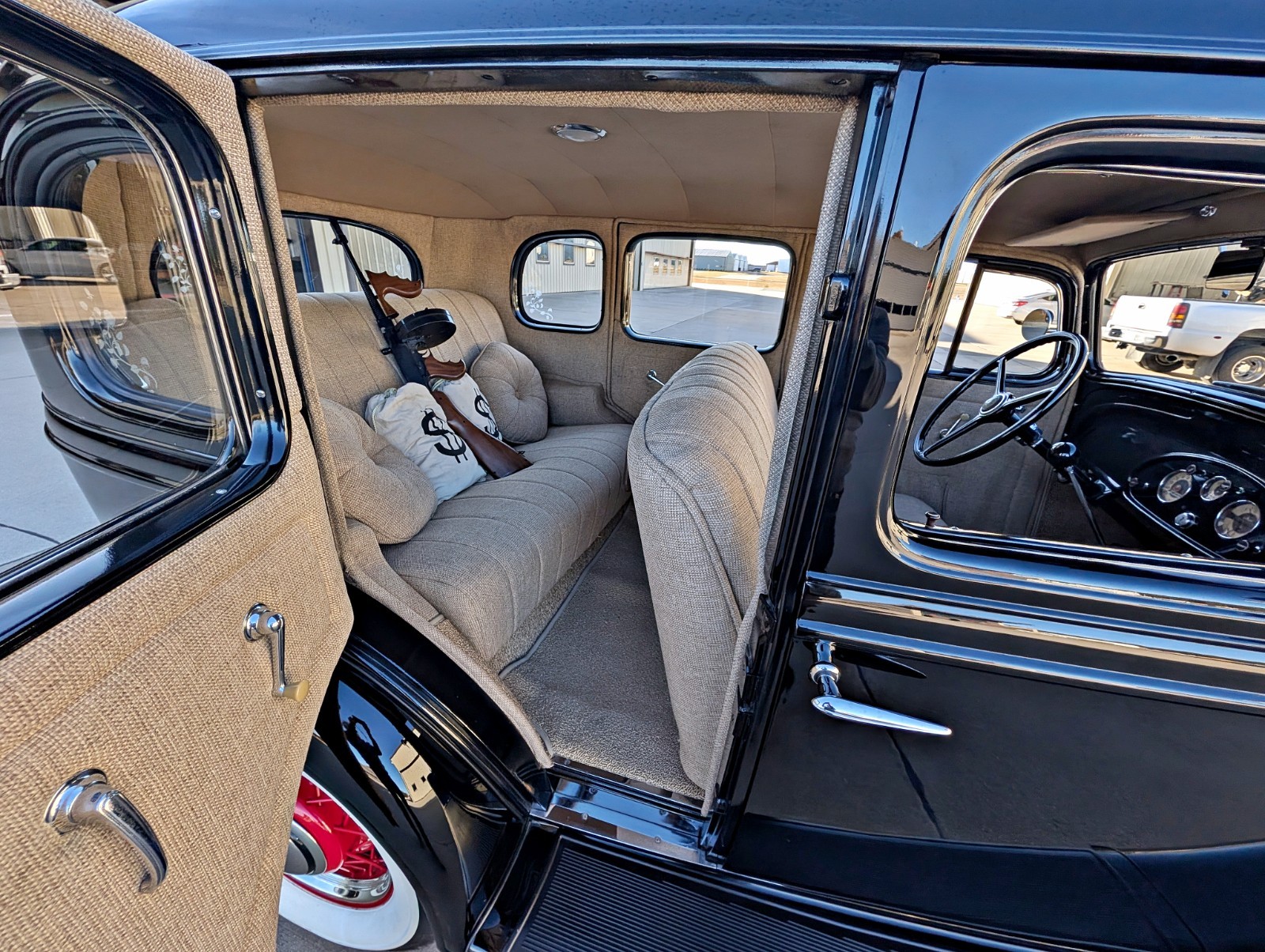 Chevrolet-Standard-1935-Sedan-9