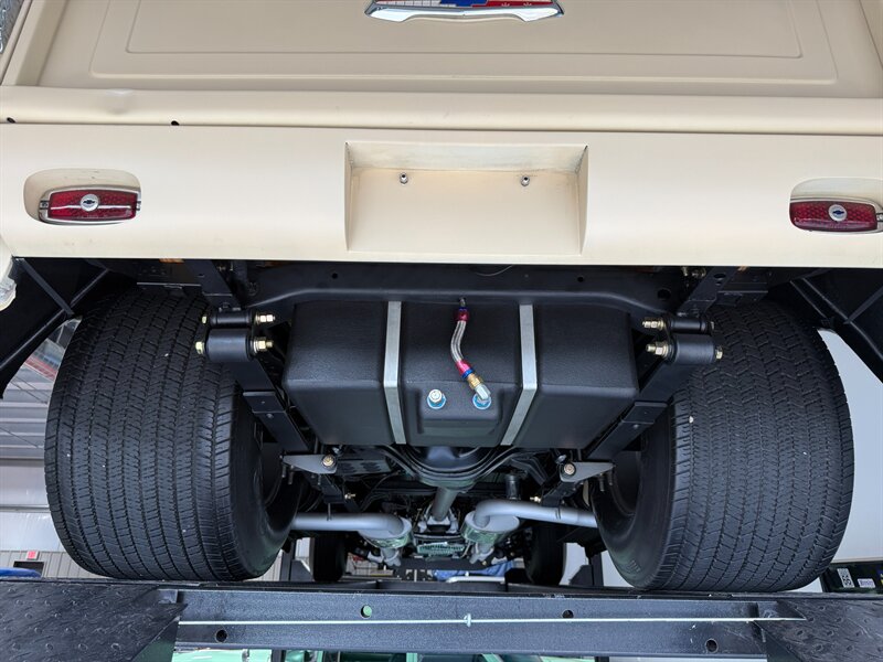 Chevrolet-Stepside-1955-Black-Black-32