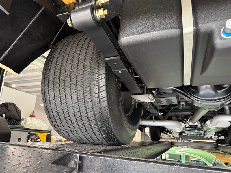 Chevrolet-Stepside-1955-Black-Black-33