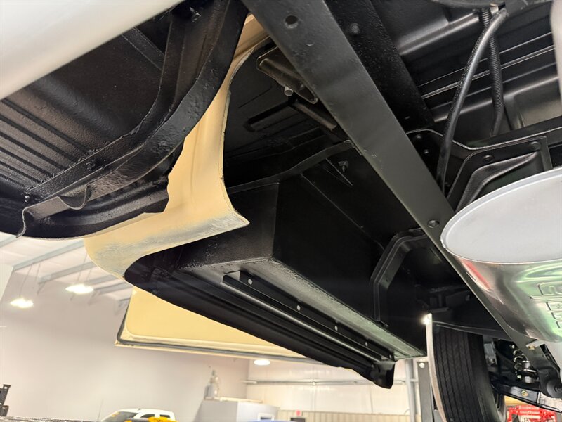 Chevrolet-Stepside-1955-Black-Black-39