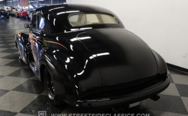 Chevrolet-Stylemaster-1947-Black-Gray-1