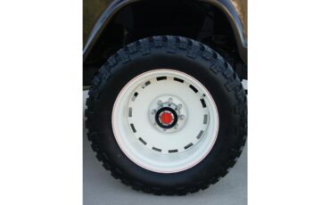 Chevrolet-Suburban-1955-Brown-Tan-11