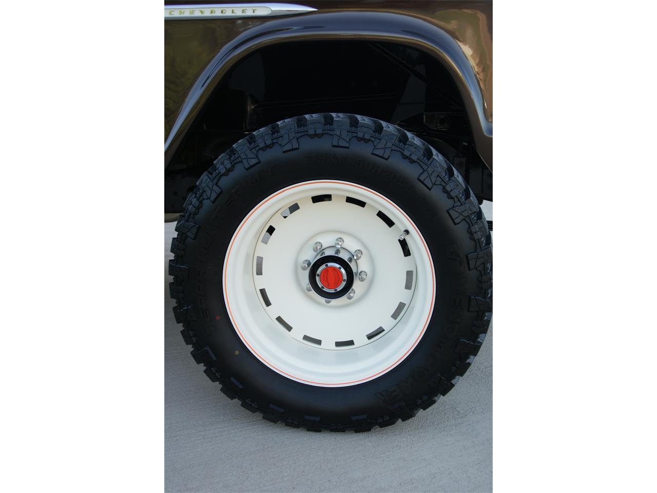 Chevrolet-Suburban-1955-Brown-Tan-11