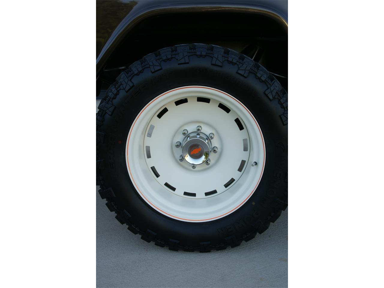 Chevrolet-Suburban-1955-Brown-Tan-12