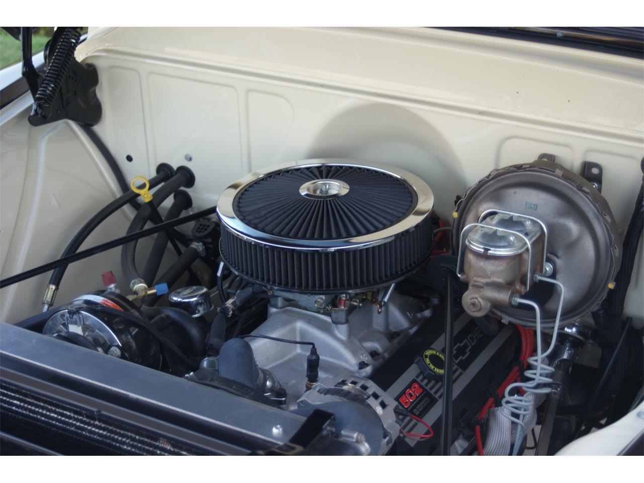 Chevrolet-Suburban-1955-Brown-Tan-15