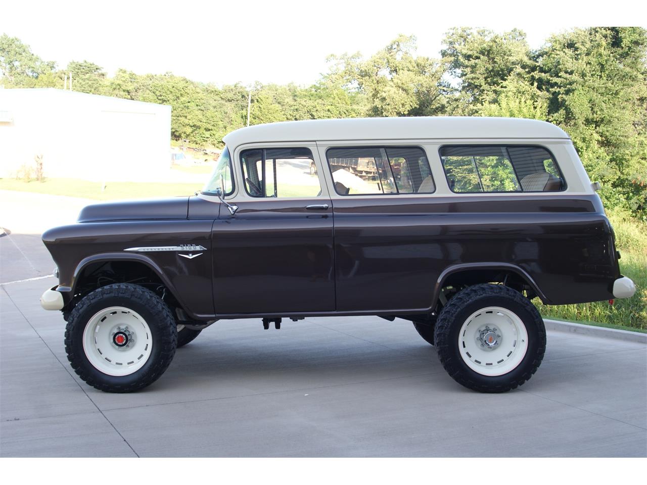 Chevrolet-Suburban-1955-Brown-Tan-17