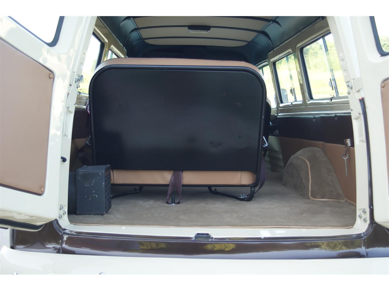 Chevrolet-Suburban-1955-Brown-Tan-2