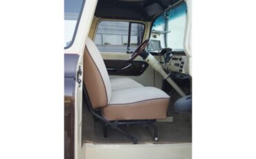 Chevrolet-Suburban-1955-Brown-Tan-33