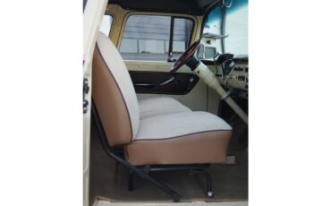 Chevrolet-Suburban-1955-Brown-Tan-34