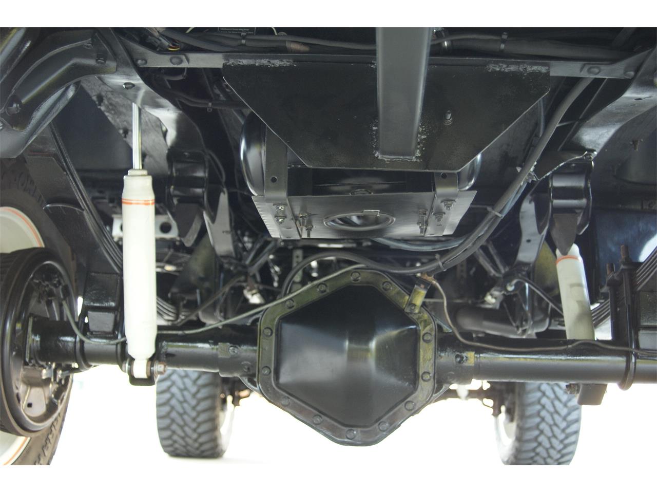 Chevrolet-Suburban-1955-Brown-Tan-43