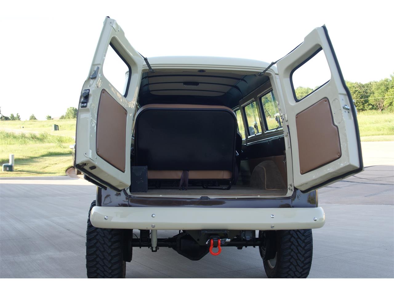 Chevrolet-Suburban-1955-Brown-Tan-53