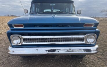 Chevrolet-Suburban-1965-SUV-1