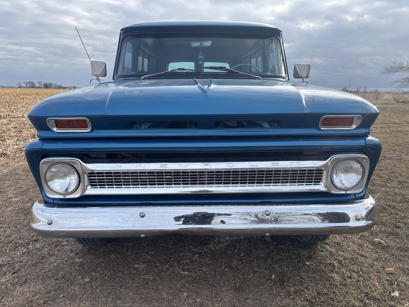 Chevrolet-Suburban-1965-SUV-1