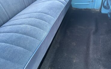 Chevrolet-Suburban-1965-SUV-18