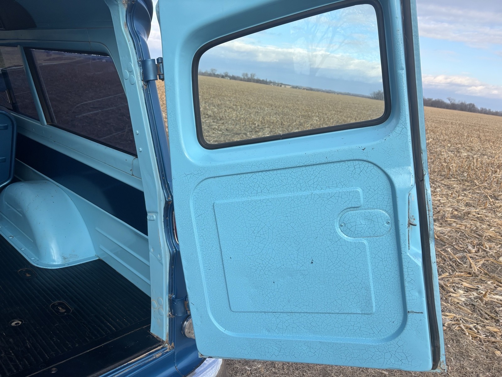 Chevrolet-Suburban-1965-SUV-24